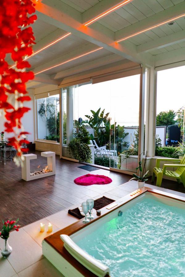 Resort Villa La Perla Sul Mare Leporano Eksteriør billede
